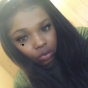 Meet your Posher, Mia